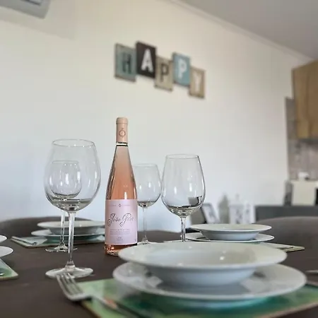 Ocean View By Charmes D 公寓